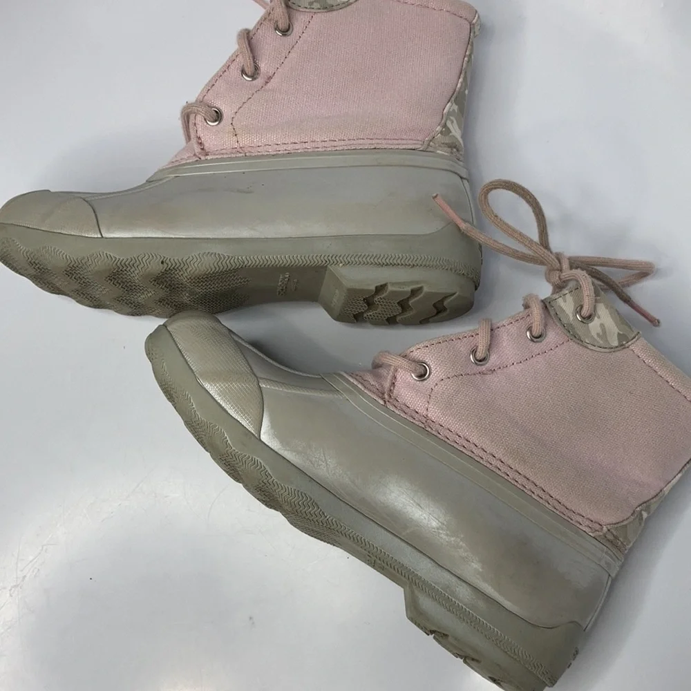Sperry lace up Duck‎ Boots pink silver gray size 2 youth
